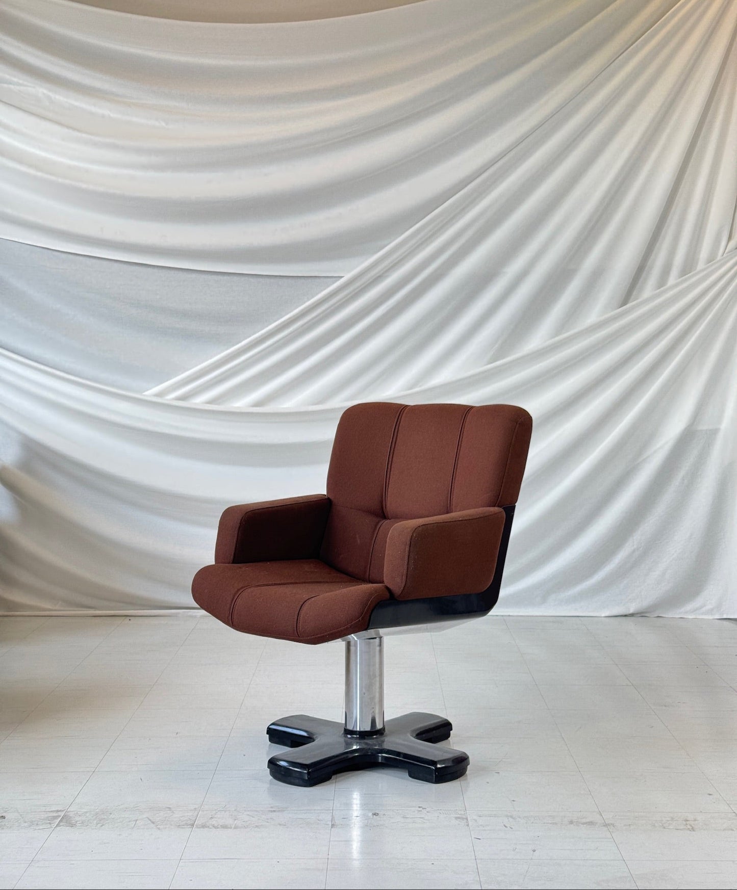 Nautilus Chair by Kari-Pekka Valorinta