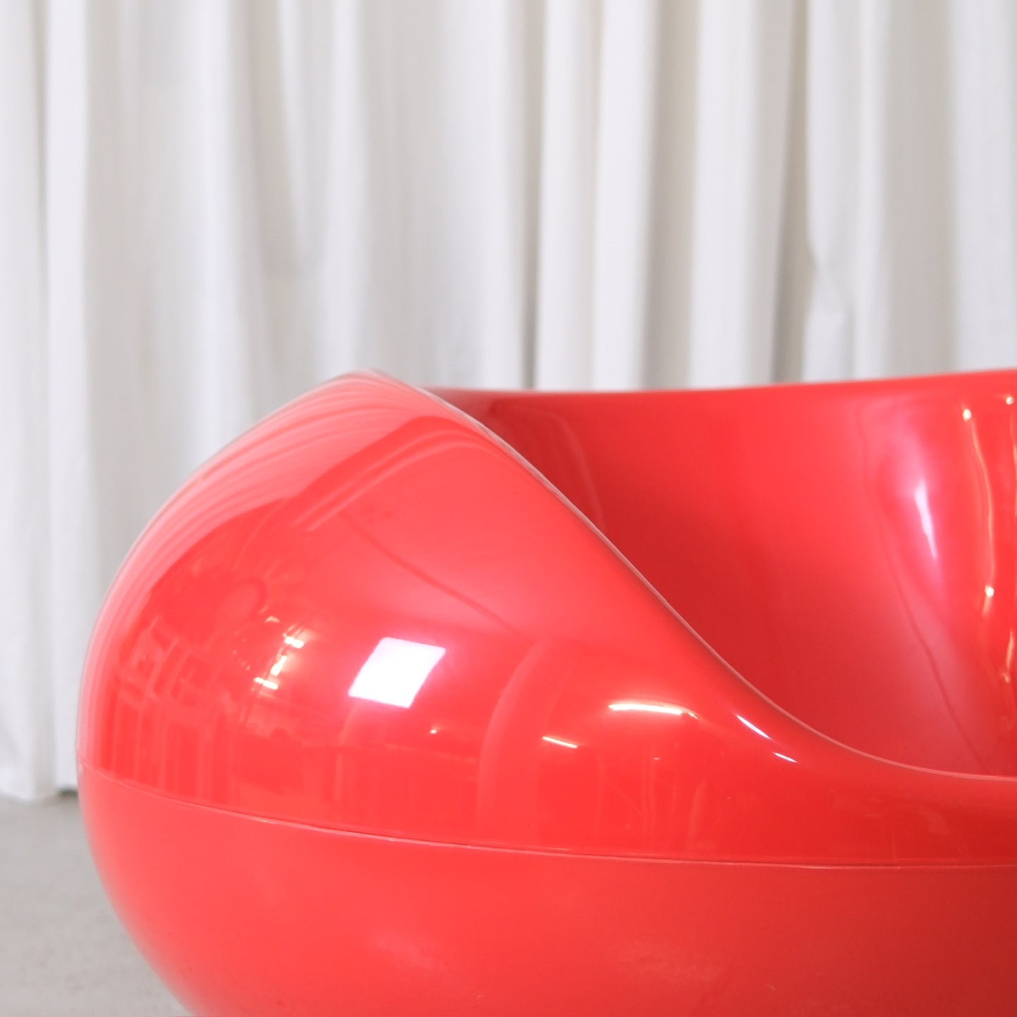 Eero Aarnio Pastilli Chair in Red