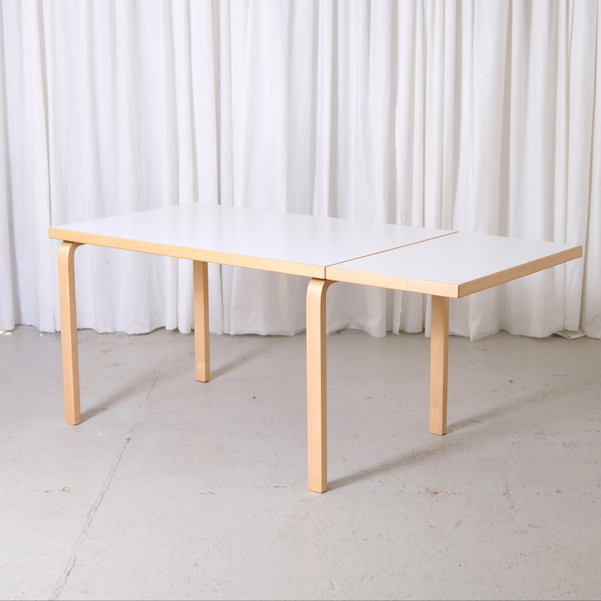Artek suuri taittopöytä – Alvar Aalto
