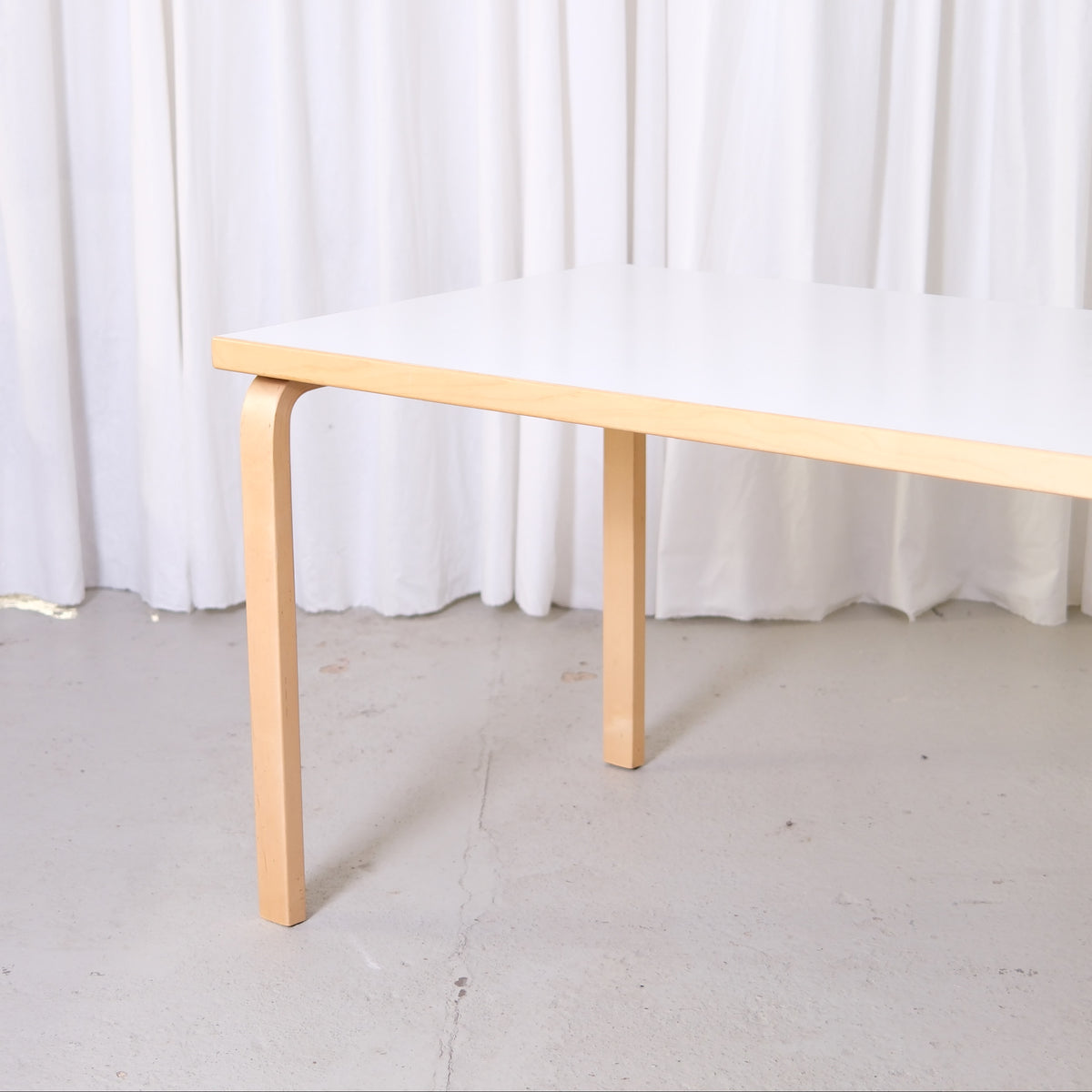 Artek suuri taittopöytä – Alvar Aalto