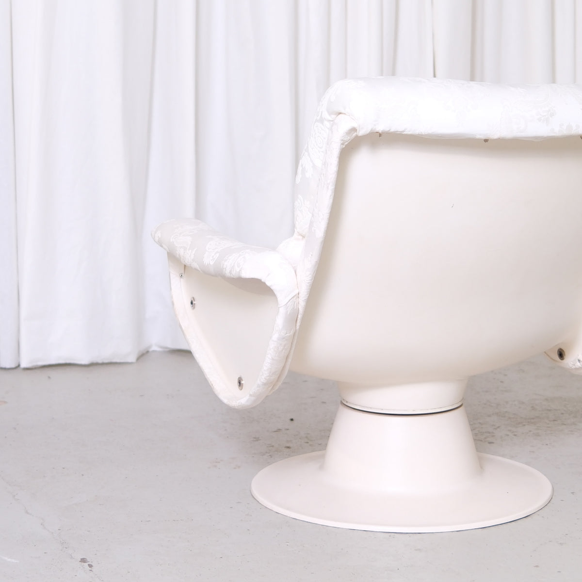 Yrjö Kukkapuro Saturnus Lounge Chair