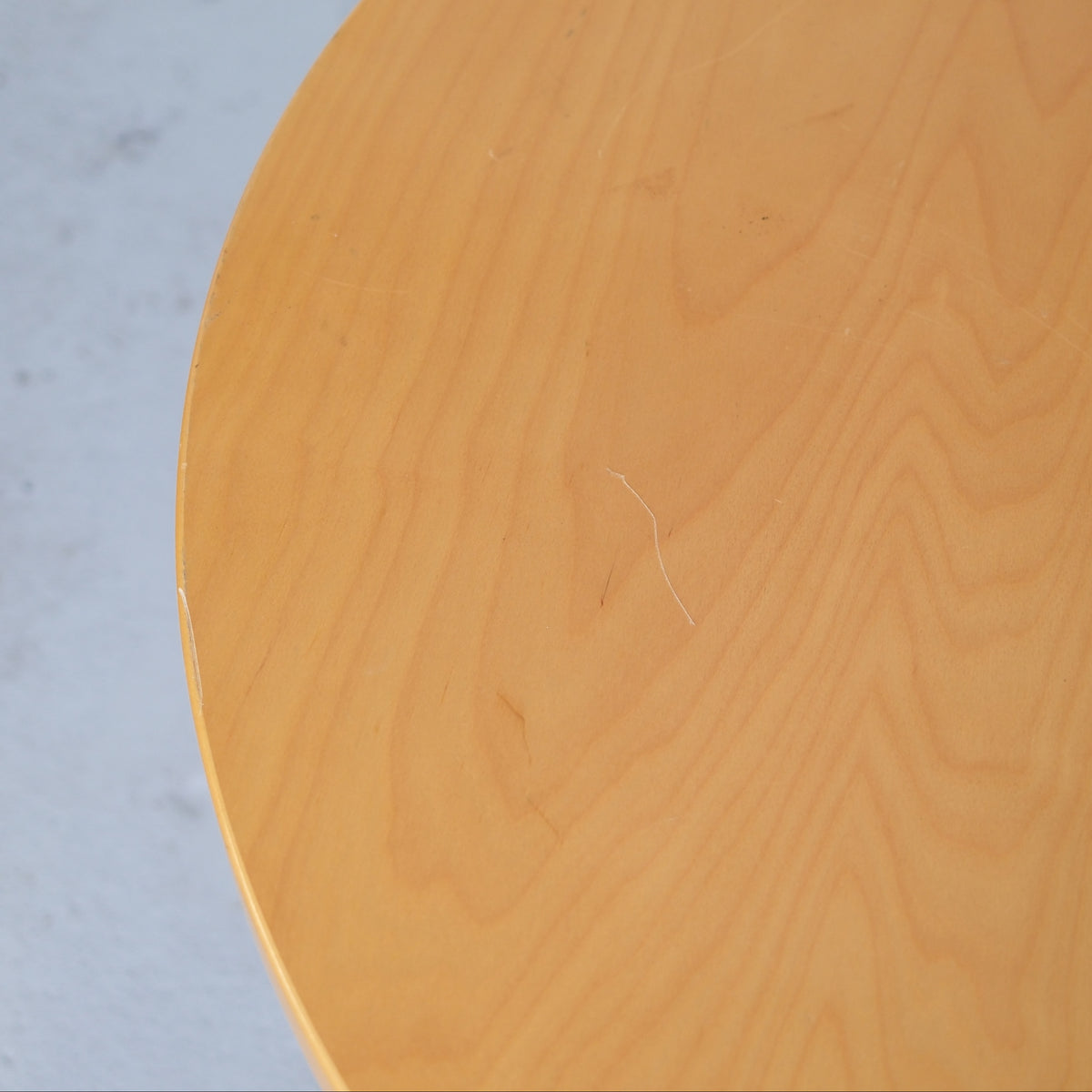 Artek 90A pyöreä pöytä – Alvar Aalto