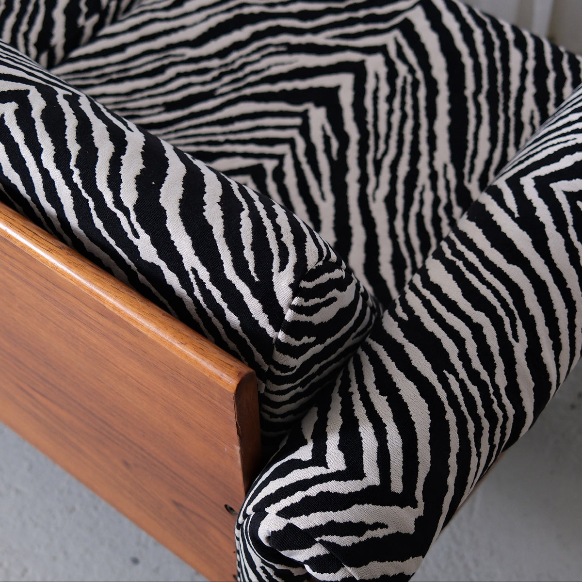Yrjö Kukkapuro Ateljee Sofa in Zebra Upholstery