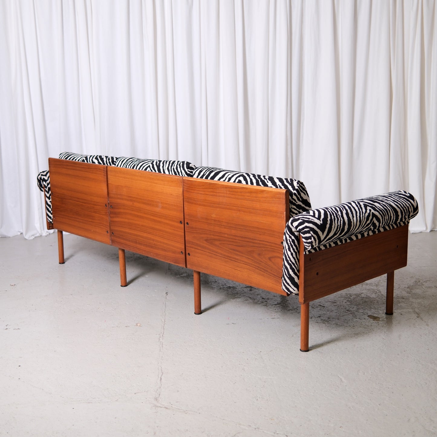 Yrjö Kukkapuro Ateljee Sofa in Zebra Upholstery