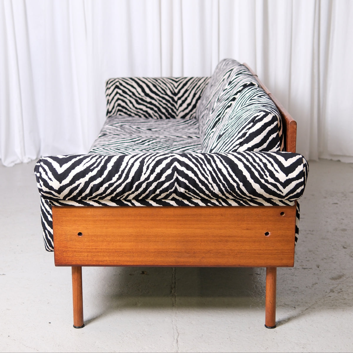 Yrjö Kukkapuro Ateljee Sofa in Zebra Upholstery