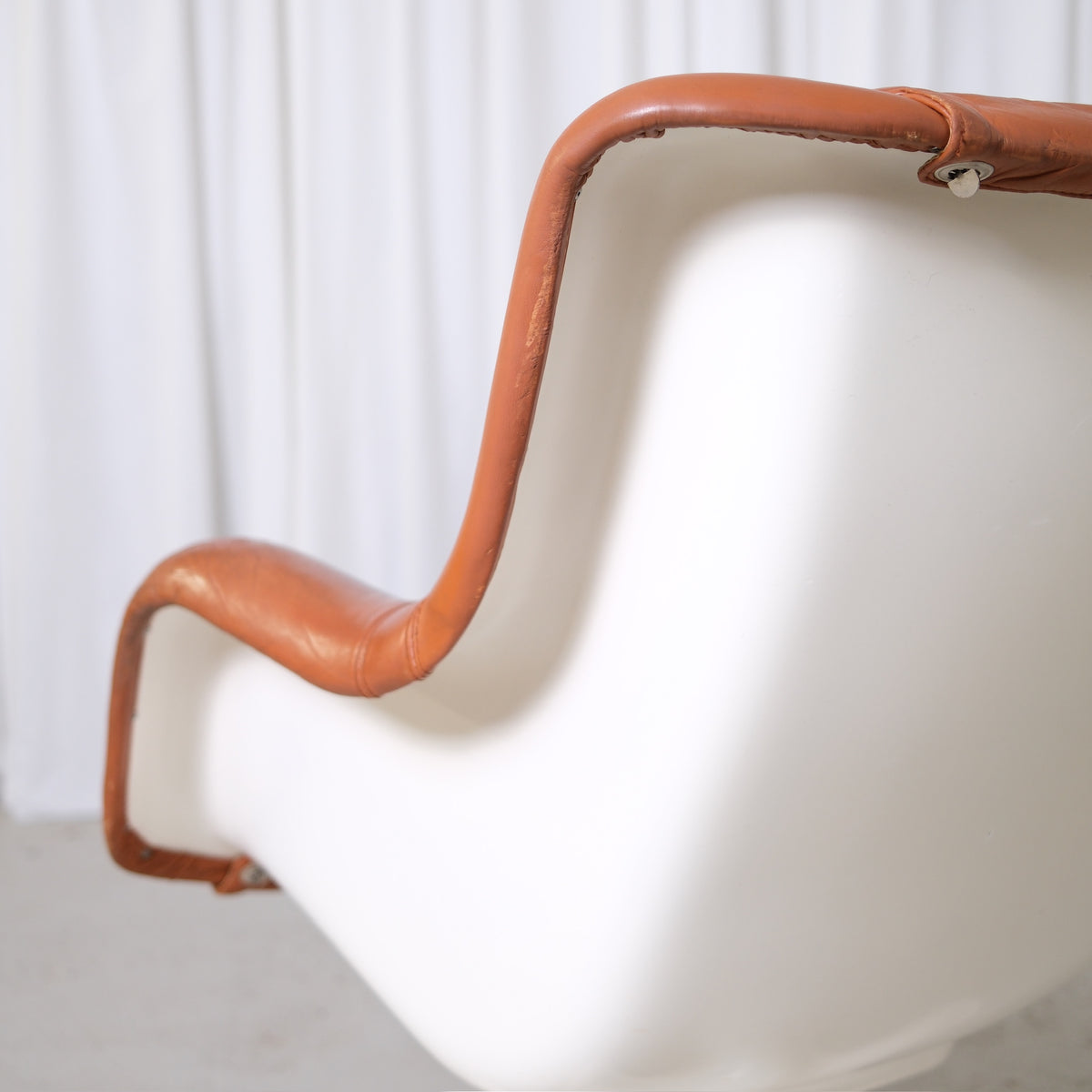 Yrjö Kukkapuro Karuselli 418 Swivel Lounge Chair for Haimi in Brown Leather