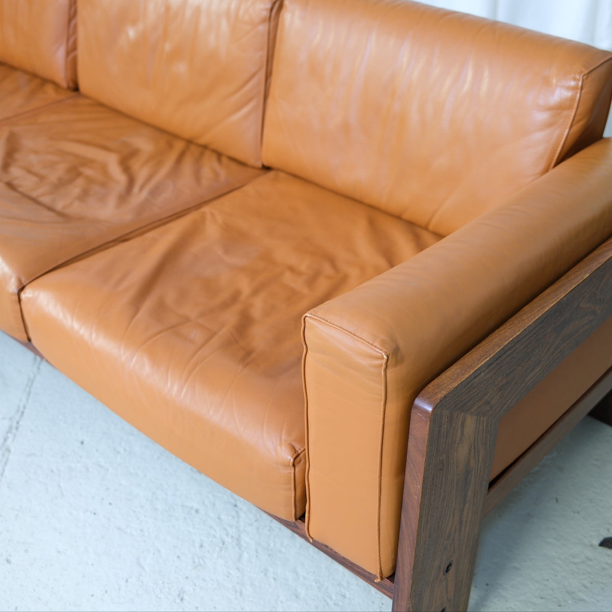Tobia Scarpa Bastiano 3-Seater Sofa in Cognac Leather and Rosewood