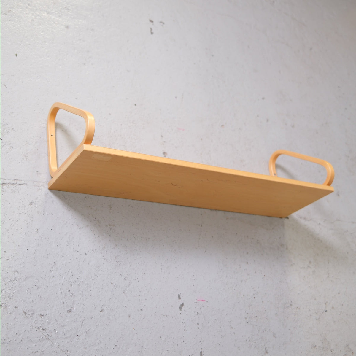 Artek 112B -koivuseinähylly