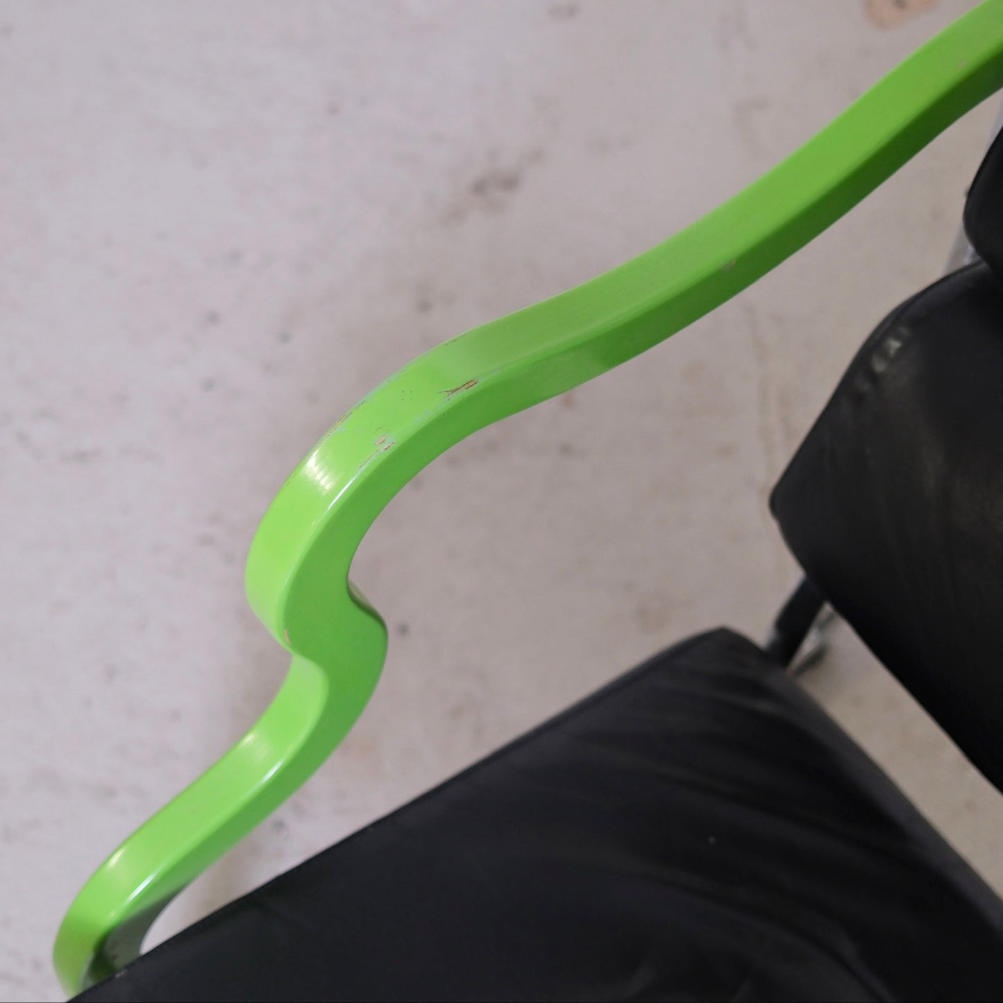 Yrjö Kukkapuro Experiment Lounge Chair in Black Leather and Green Armrests