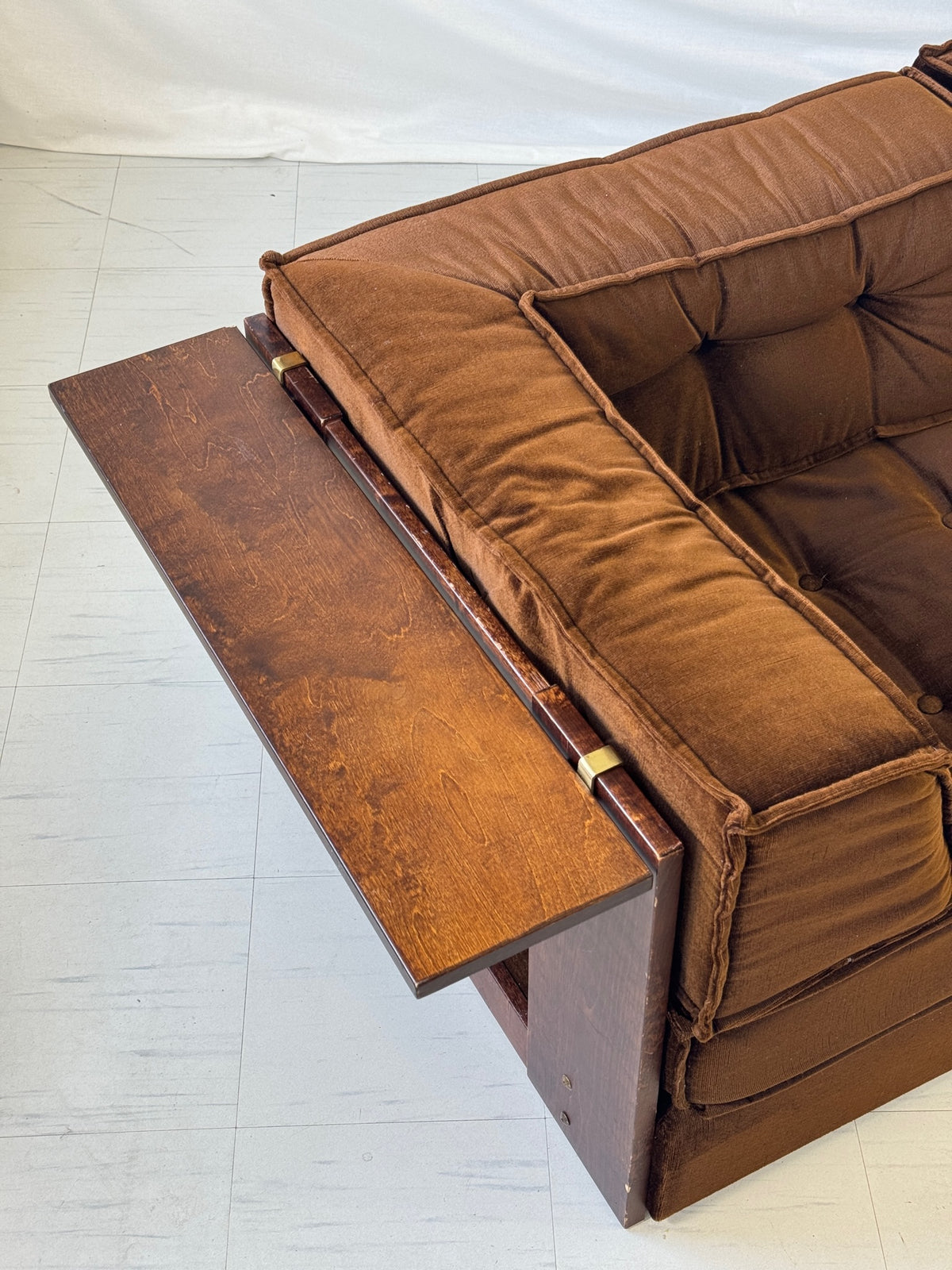 Vilka Modular Sofa with Wooden Frame and Velvet Upholstery