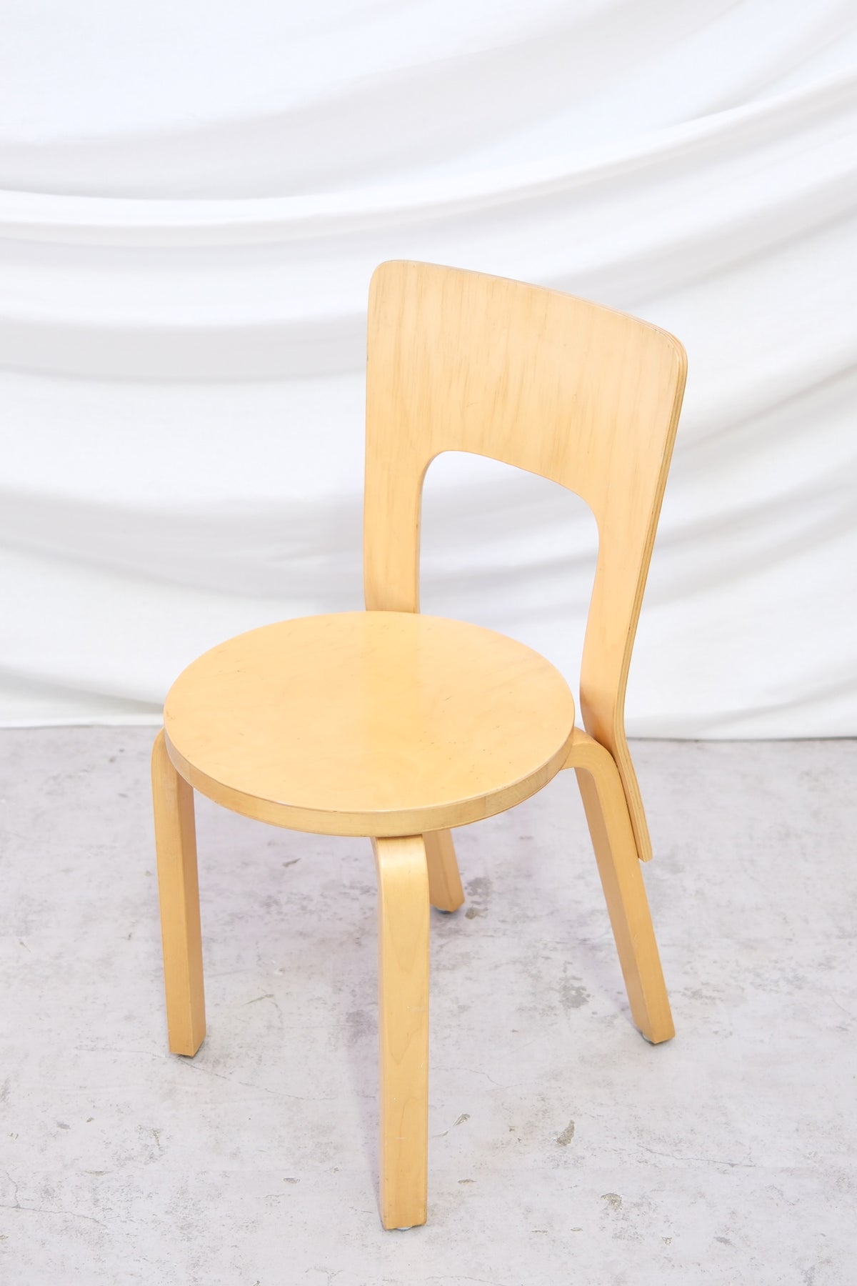 Alvar Aalto Artek 66 -koivutuolit