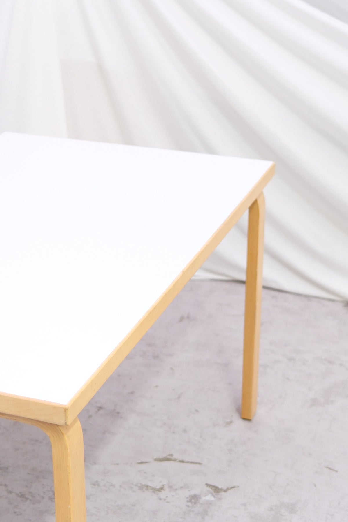 Artek 81B White Laminate top - Alvar Aalto