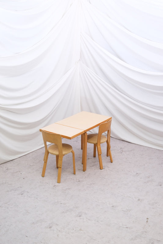 Artek DL82 taittopöytä, valmistaja Oy Huonekalu- ja Rakennustyötehdas Ab, 1950–1960-luku