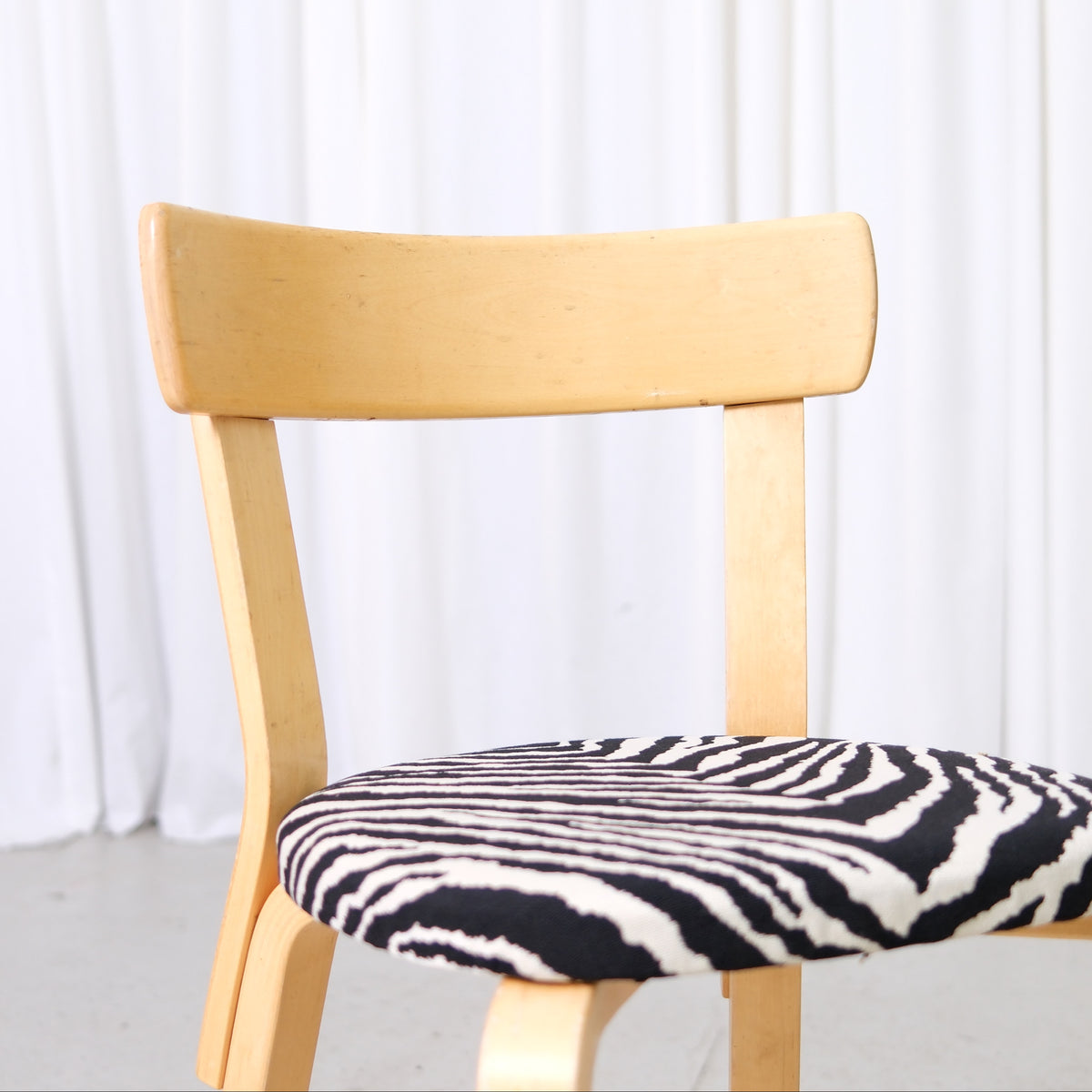 Artek tuoli 69, Zebra-verhoilu