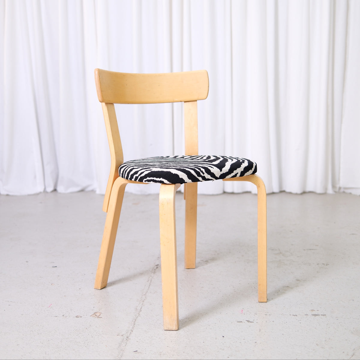 Artek tuoli 69, Zebra-verhoilu