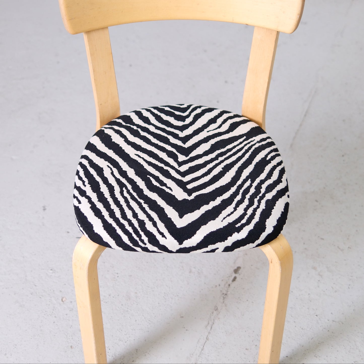 Artek tuoli 69, Zebra-verhoilu