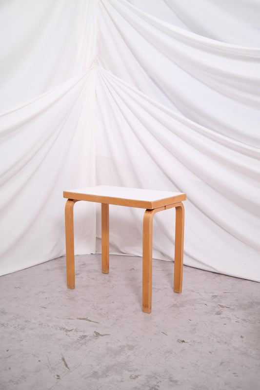 Vintage Alvar Aalto Artek -pikkupöytä