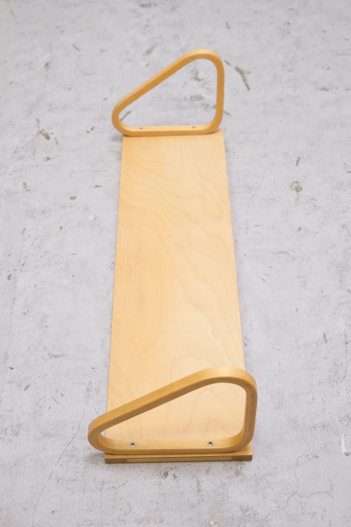Alvar Aalto 112B -seinähylly, 4 saatavilla
