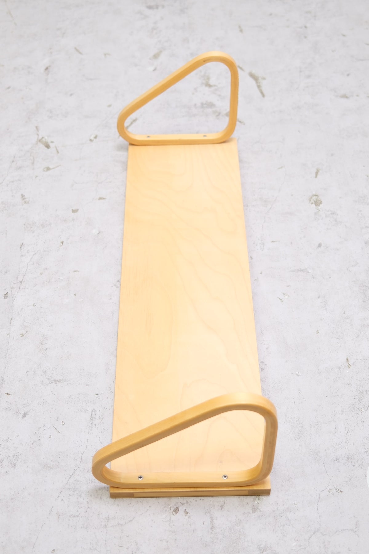 Alvar Aalto 112B -seinähylly, 4 saatavilla