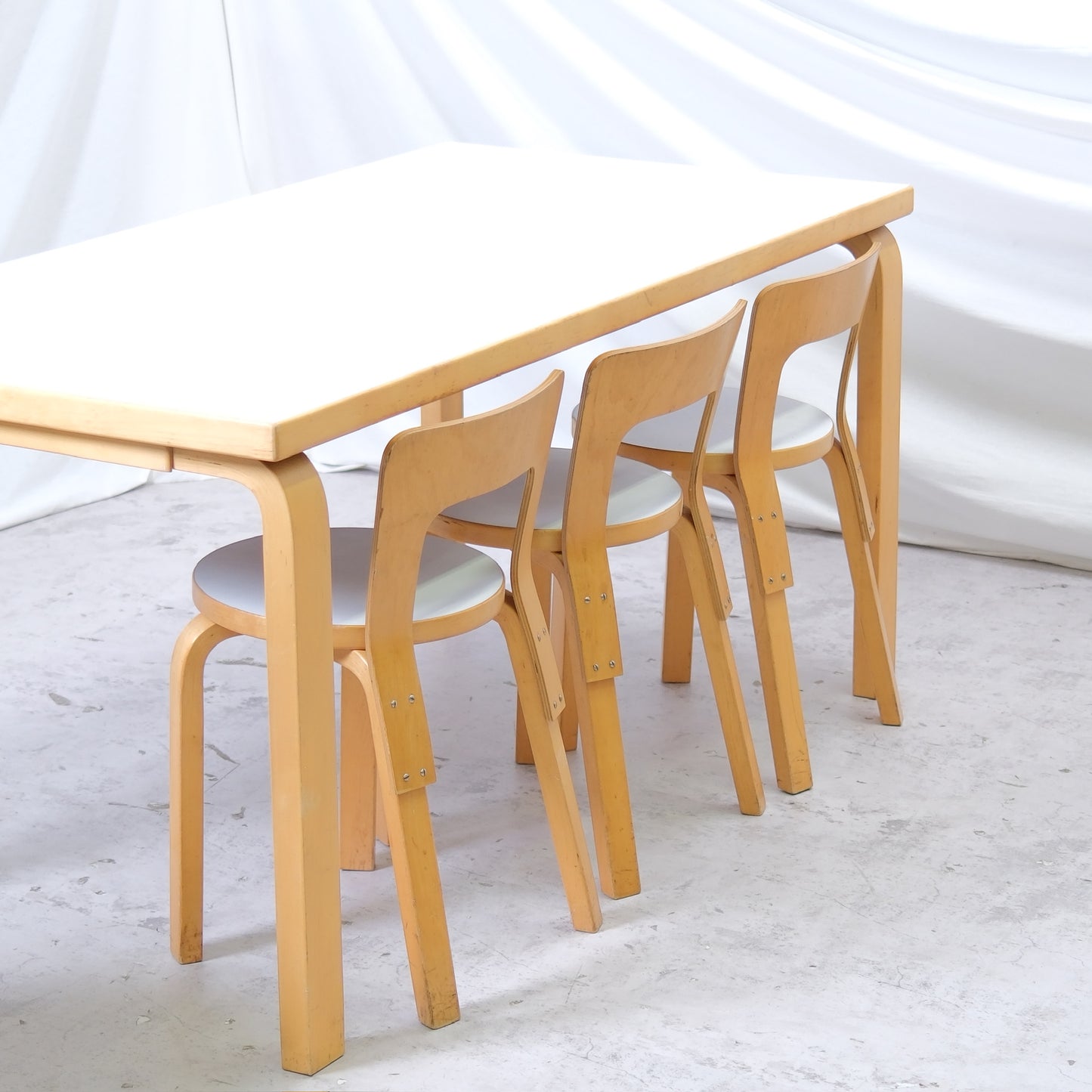 Vintage Alvar Aalto pöytä 81A, valmistaja Artek