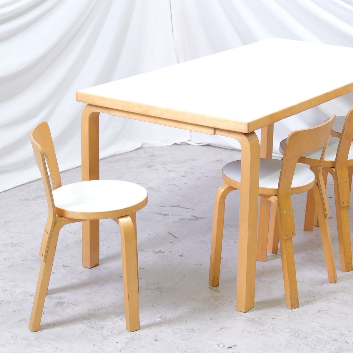 Vintage Alvar Aalto pöytä 81A, valmistaja Artek