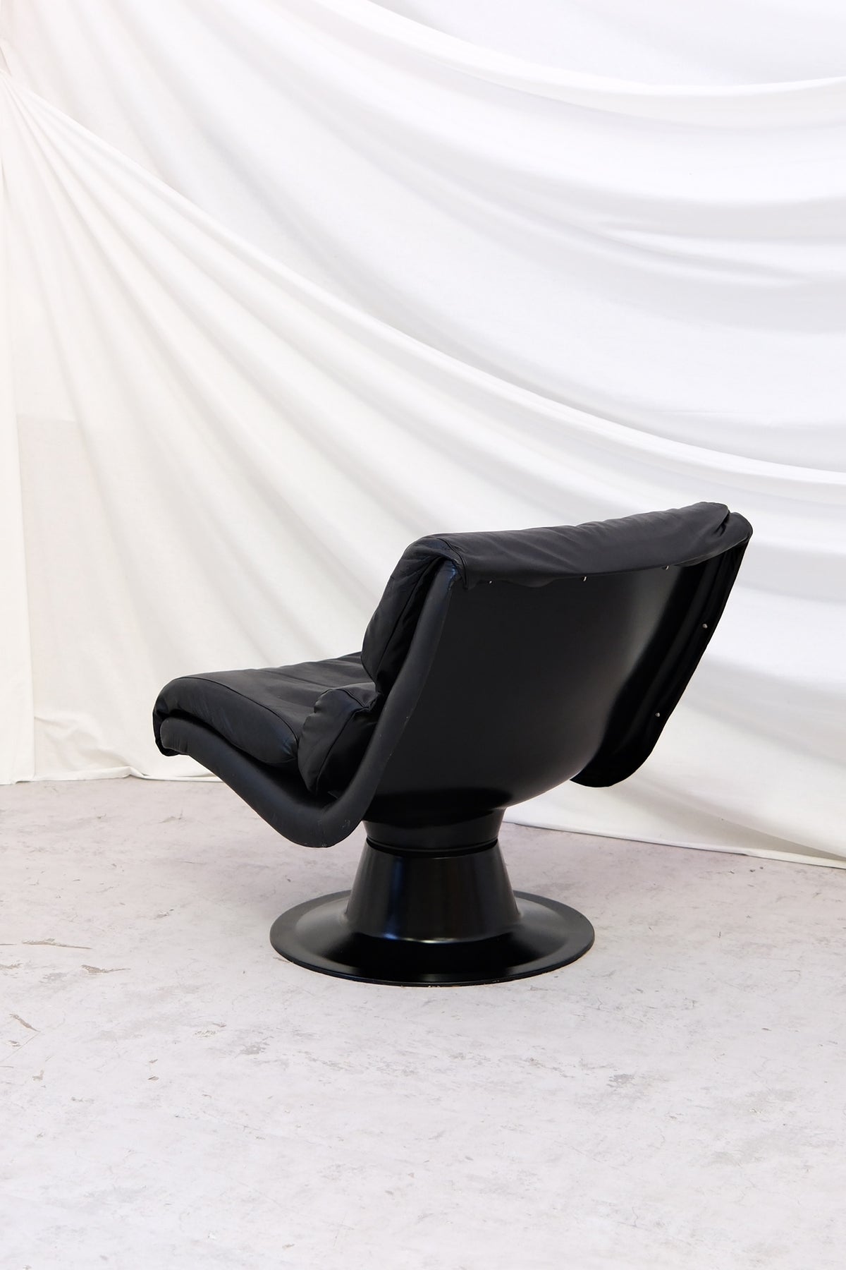 Yrjö Kukkapuro Saturnus armchairs - Avarte, Finland