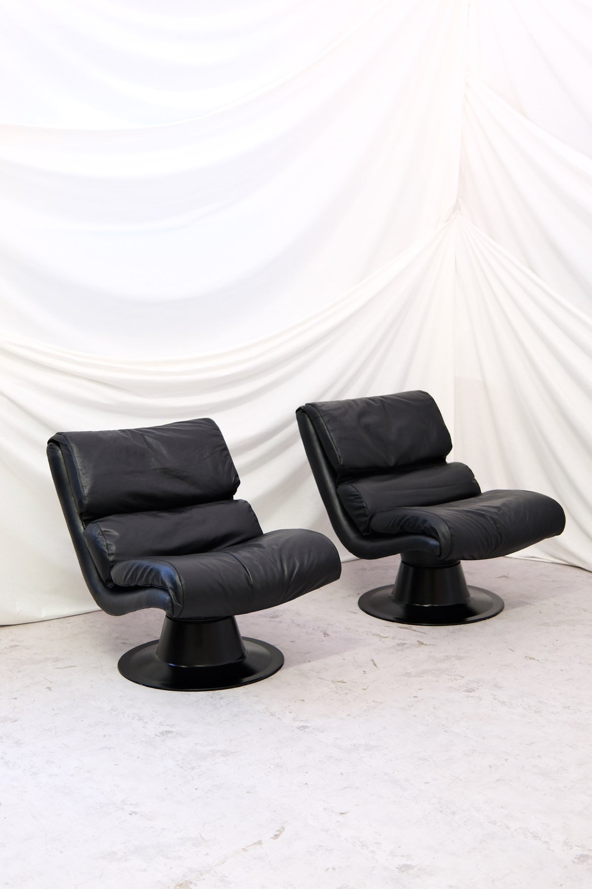 Yrjö Kukkapuro Saturnus armchairs - Avarte, Finland
