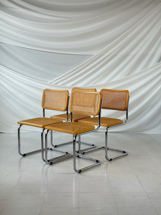 Vintage ulokerakenteiset ruokapöydän tuolit