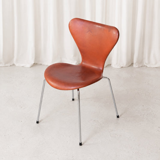 Fritz Hansen sarja 7 tuoli, konjakinruskea nahka