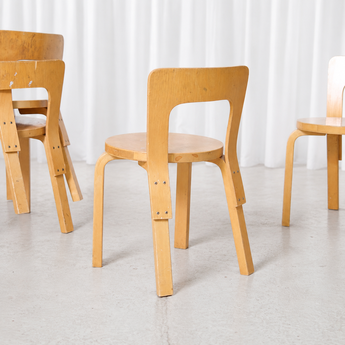 Alvar Aalto N65 -koivutuoli, valmistaja Artek