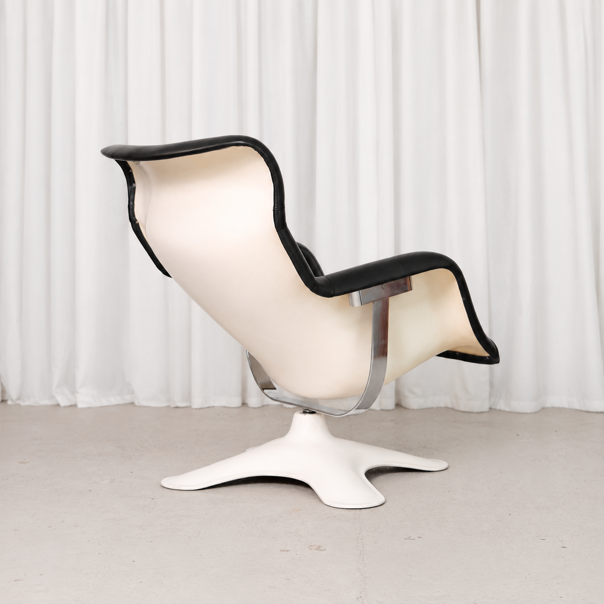 Yrjö Kukkapuro Karuselli Lounge Chair and Ottoman in Black Leather, Haimi