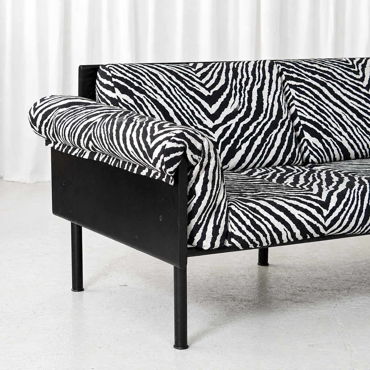 Yrjö Kukkapuro Ateljee 3-Seater Sofa, Zebra