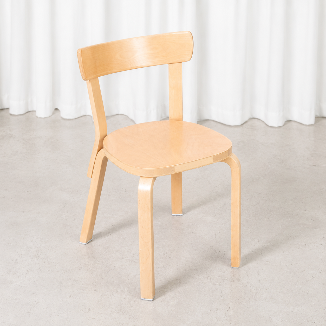 Artek tuoli 69, koivu – Alvar Aalto